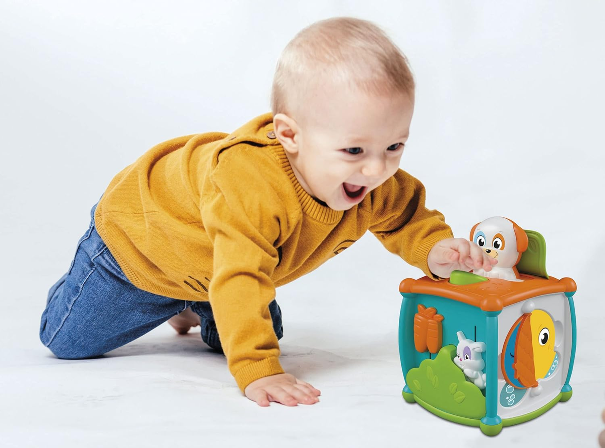 Peekaboo Activity Cube baby playing